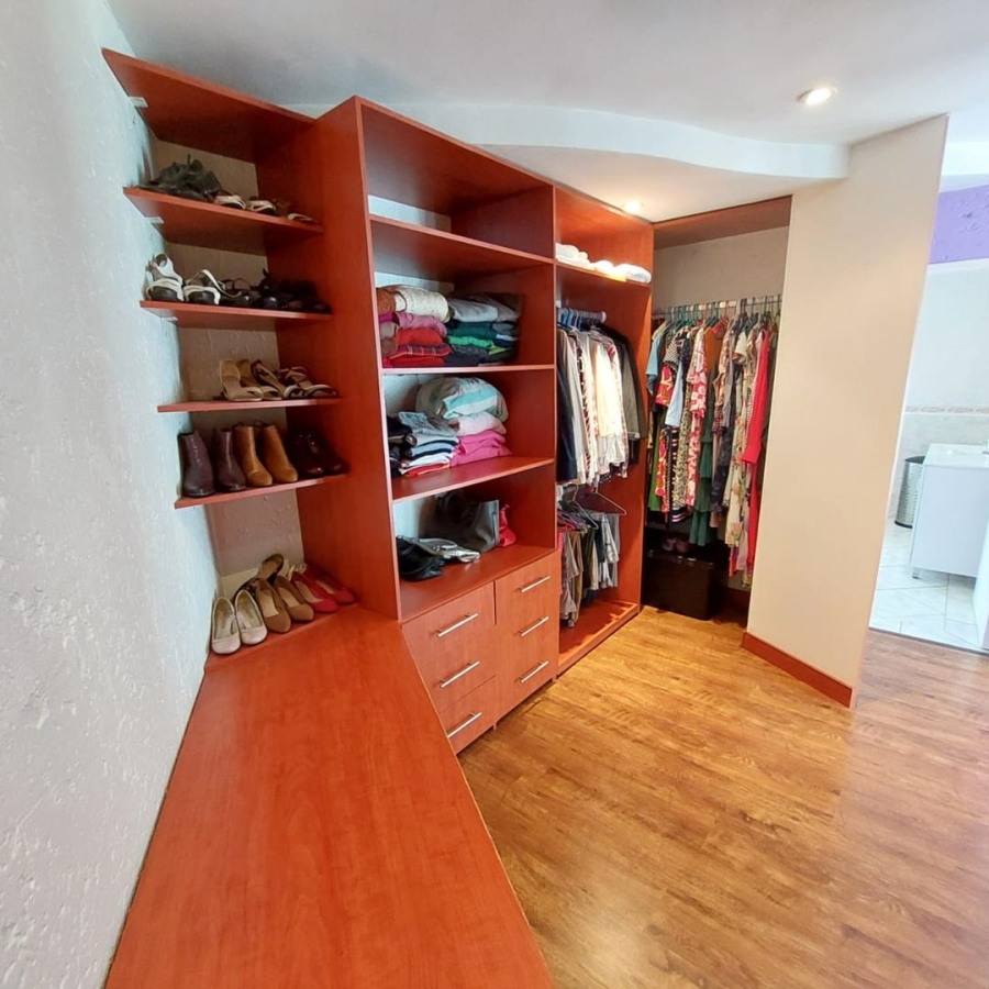 4 Bedroom Property for Sale in Glenvista Gauteng