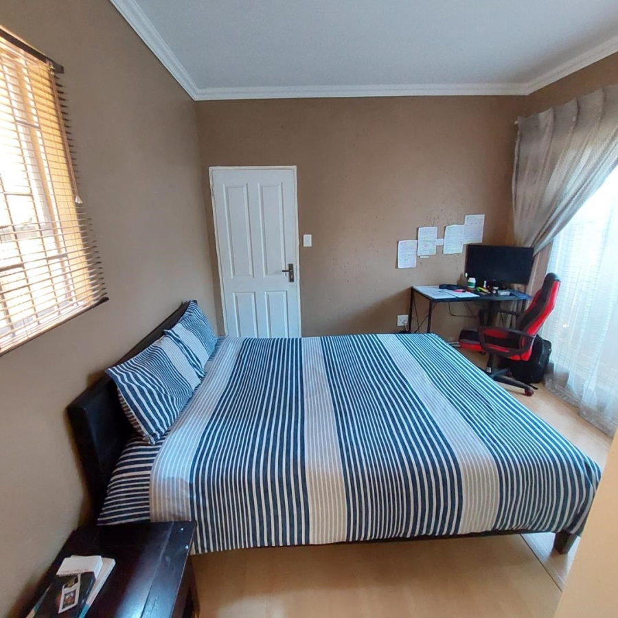 4 Bedroom Property for Sale in Glenvista Gauteng