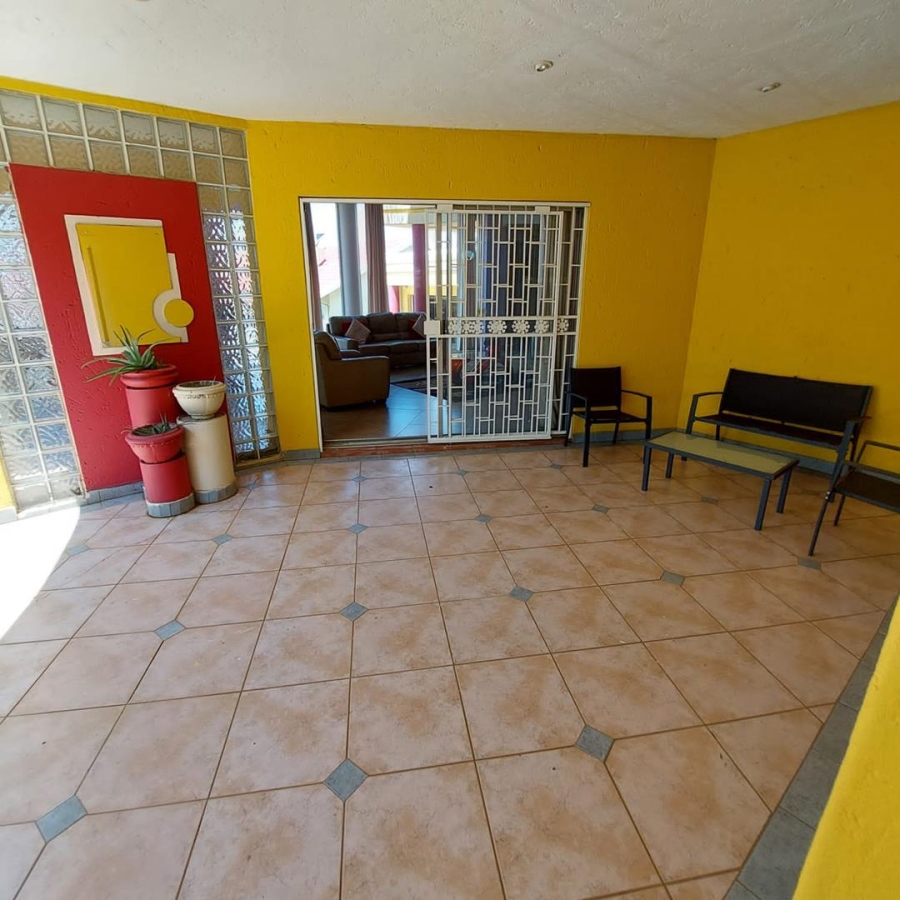 4 Bedroom Property for Sale in Glenvista Gauteng