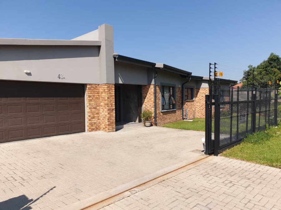 3 Bedroom Property for Sale in Brackenhurst Gauteng