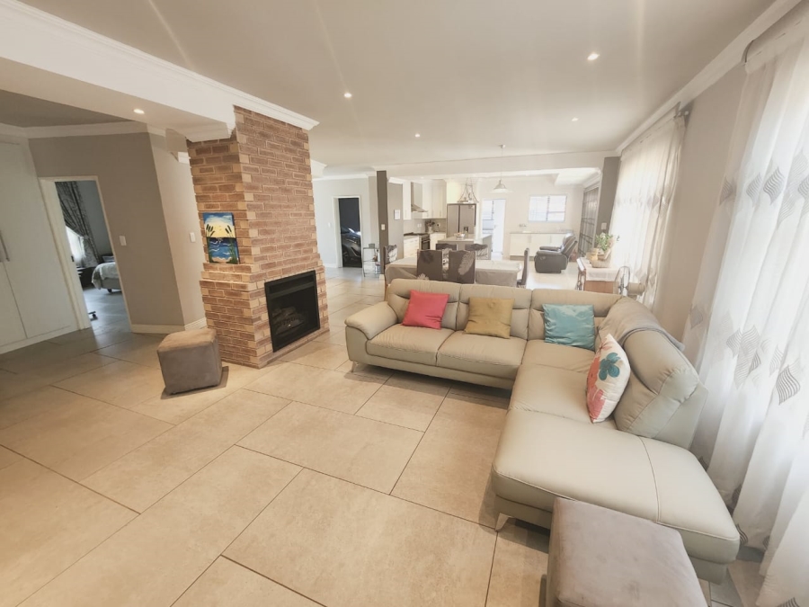 3 Bedroom Property for Sale in Brackenhurst Gauteng