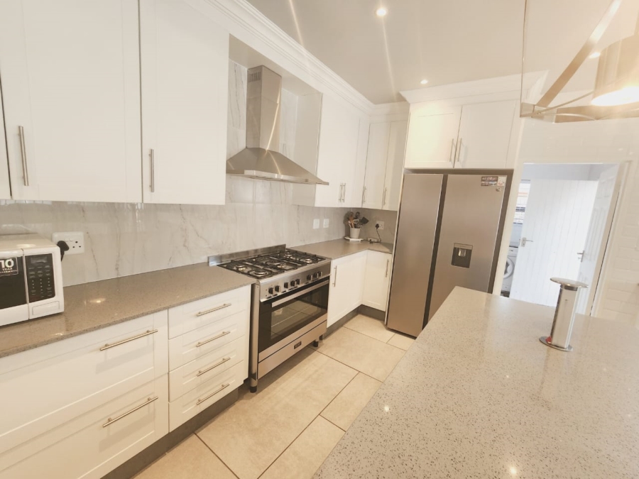 3 Bedroom Property for Sale in Brackenhurst Gauteng