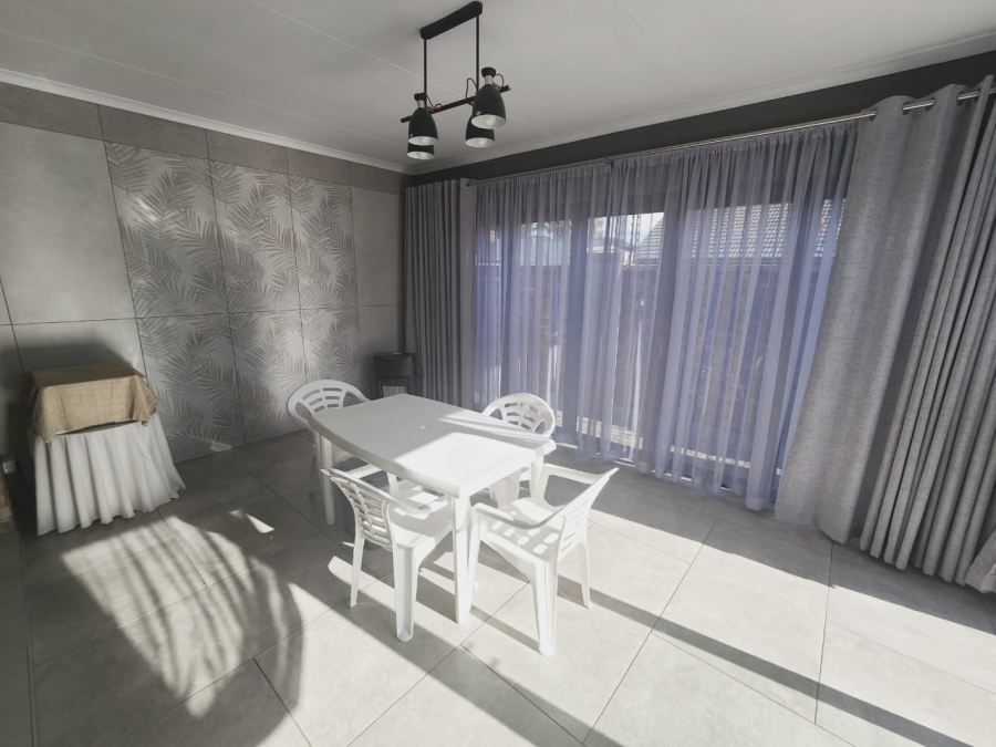 3 Bedroom Property for Sale in Brackenhurst Gauteng