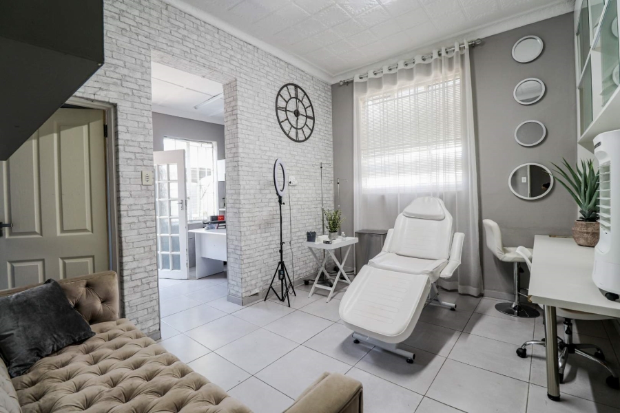 6 Bedroom Property for Sale in Benoni West Gauteng