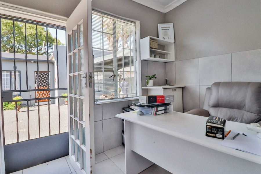 6 Bedroom Property for Sale in Benoni West Gauteng