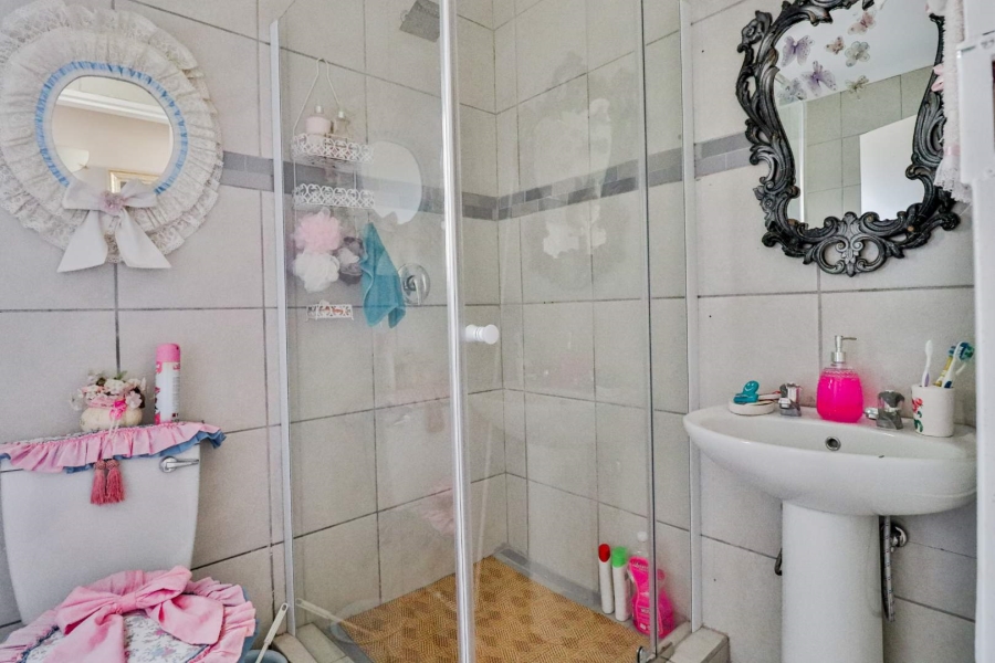 6 Bedroom Property for Sale in Benoni West Gauteng