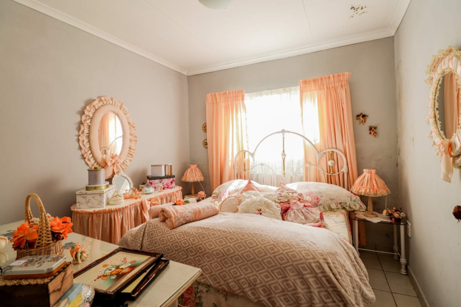 6 Bedroom Property for Sale in Benoni West Gauteng