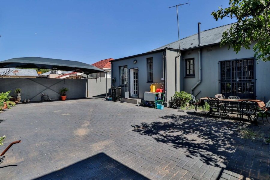 6 Bedroom Property for Sale in Benoni West Gauteng
