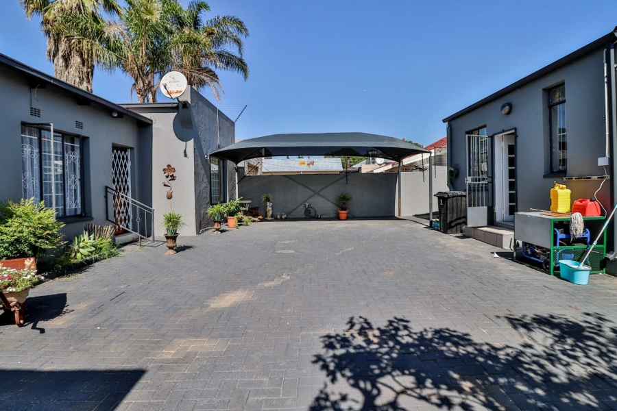 6 Bedroom Property for Sale in Benoni West Gauteng