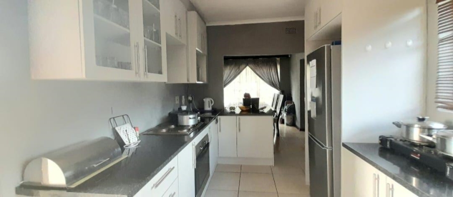 3 Bedroom Property for Sale in Dawn Park Gauteng