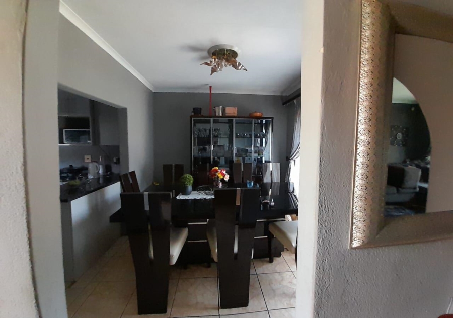 3 Bedroom Property for Sale in Dawn Park Gauteng