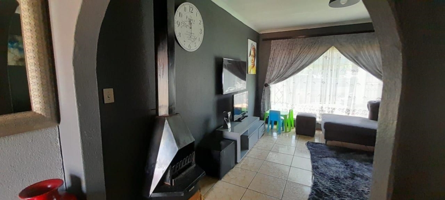 3 Bedroom Property for Sale in Dawn Park Gauteng