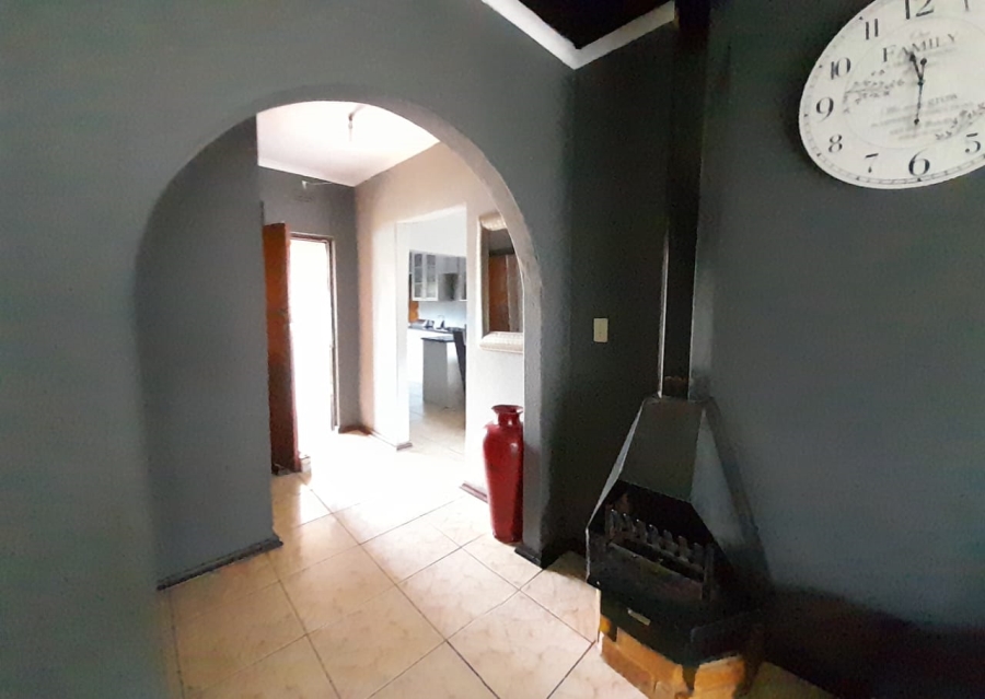 3 Bedroom Property for Sale in Dawn Park Gauteng