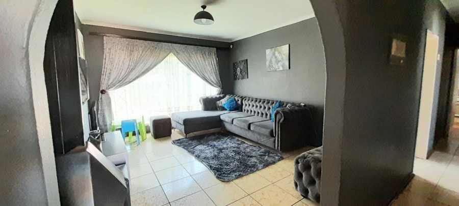 3 Bedroom Property for Sale in Dawn Park Gauteng