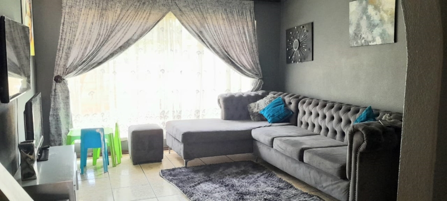 3 Bedroom Property for Sale in Dawn Park Gauteng