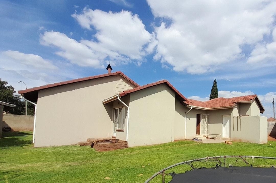 3 Bedroom Property for Sale in Dawn Park Gauteng