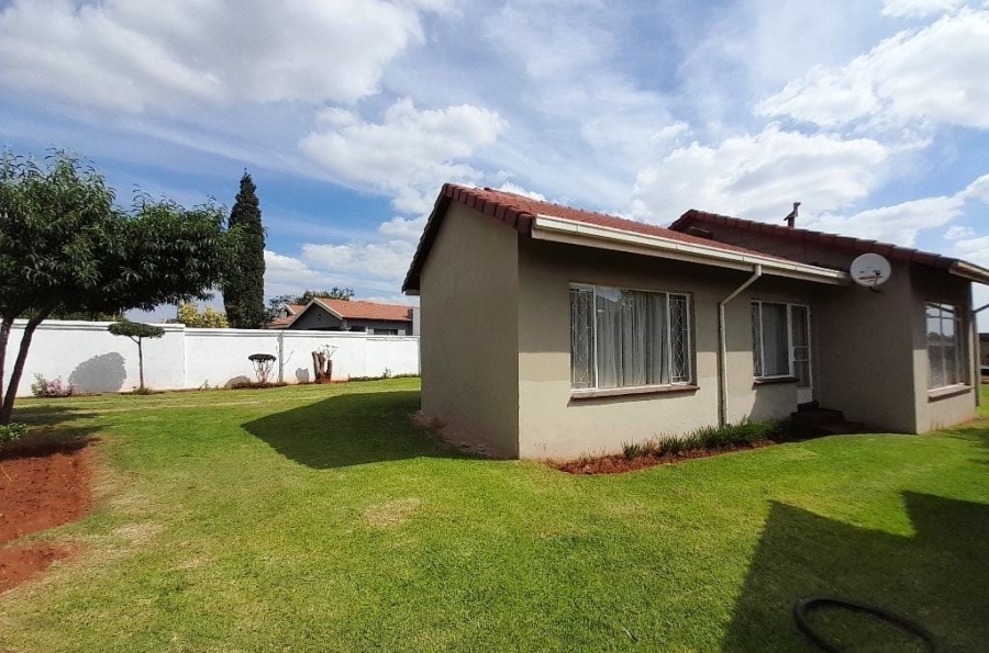 3 Bedroom Property for Sale in Dawn Park Gauteng