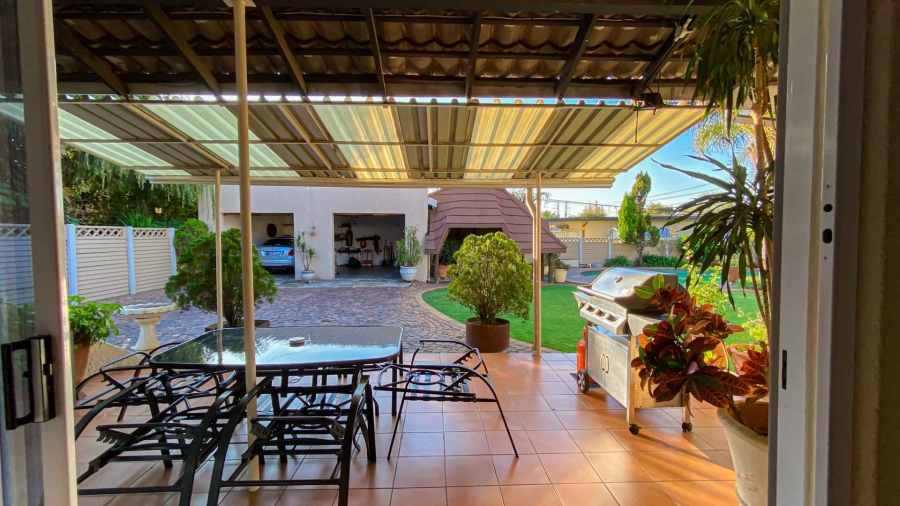4 Bedroom Property for Sale in Randhart Gauteng