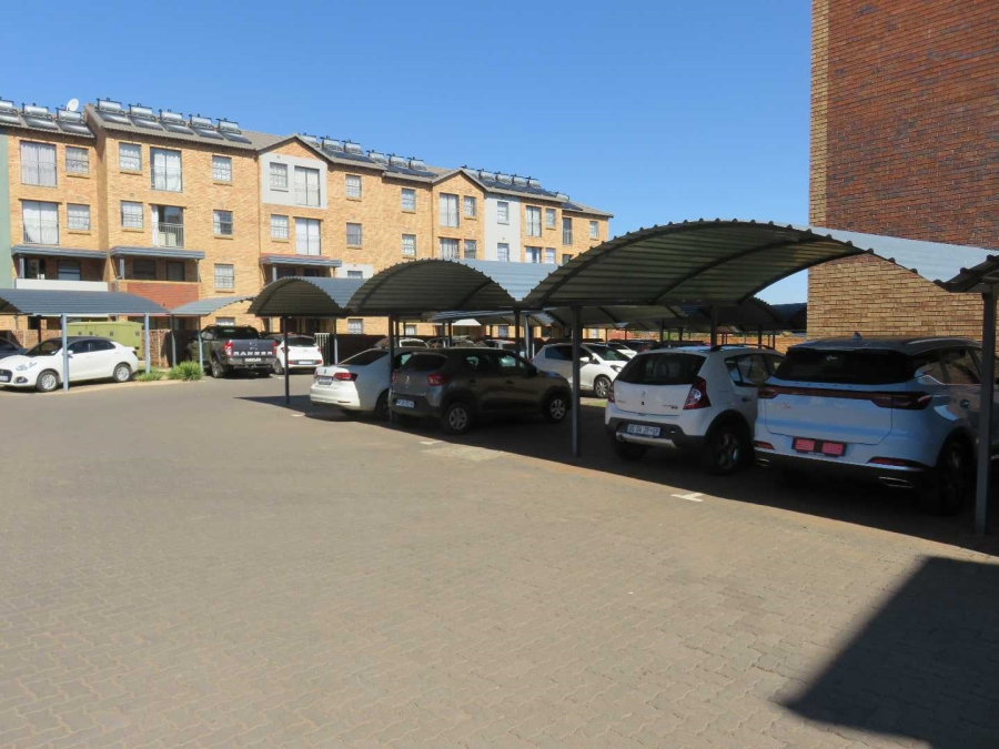 2 Bedroom Property for Sale in Montana Tuine Gauteng