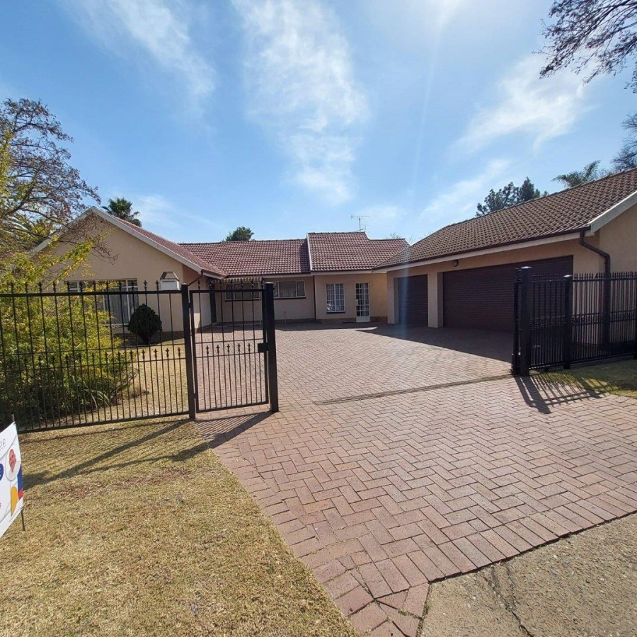 3 Bedroom Property for Sale in Brackenhurst Gauteng