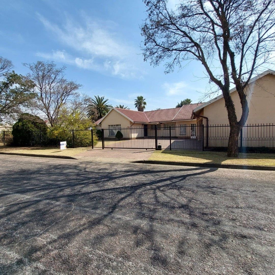 3 Bedroom Property for Sale in Brackenhurst Gauteng