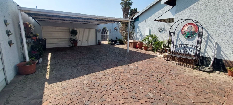 3 Bedroom Property for Sale in Elspark Gauteng