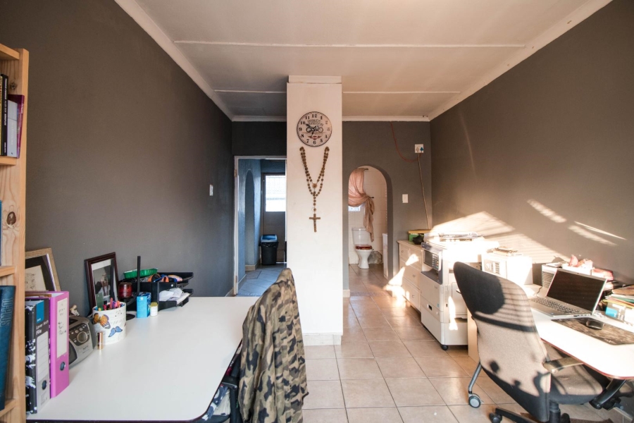 4 Bedroom Property for Sale in General Albertspark Gauteng