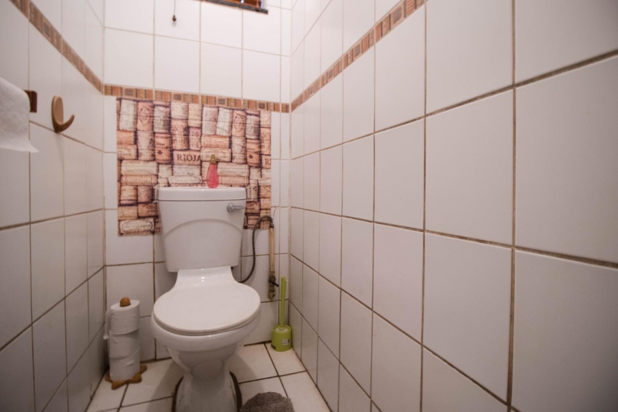 4 Bedroom Property for Sale in General Albertspark Gauteng