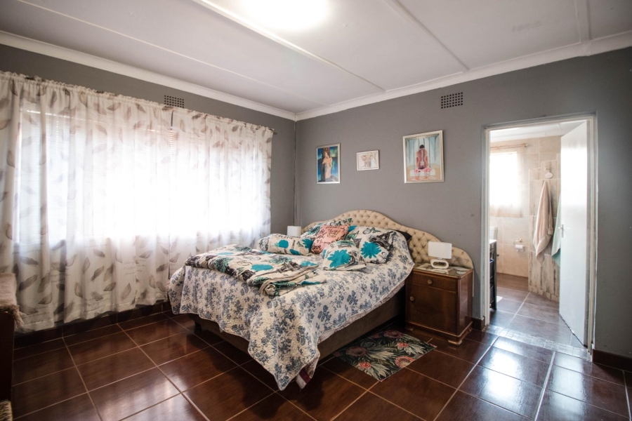 4 Bedroom Property for Sale in General Albertspark Gauteng