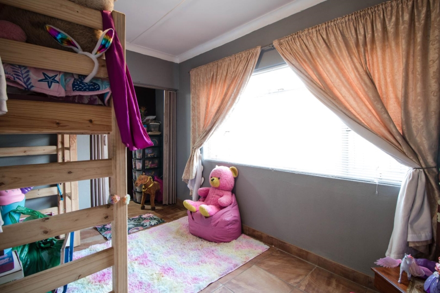 4 Bedroom Property for Sale in General Albertspark Gauteng