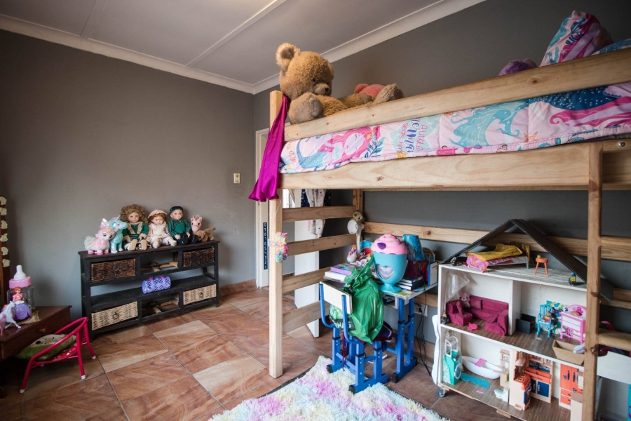 4 Bedroom Property for Sale in General Albertspark Gauteng