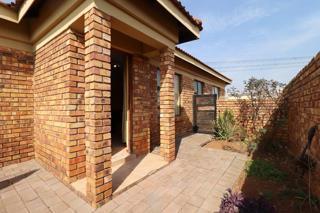 2 Bedroom Property for Sale in Albertsdal Gauteng