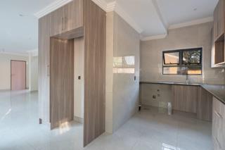 4 Bedroom Property for Sale in Brackenhurst Gauteng