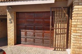 3 Bedroom Property for Sale in New Redruth Gauteng