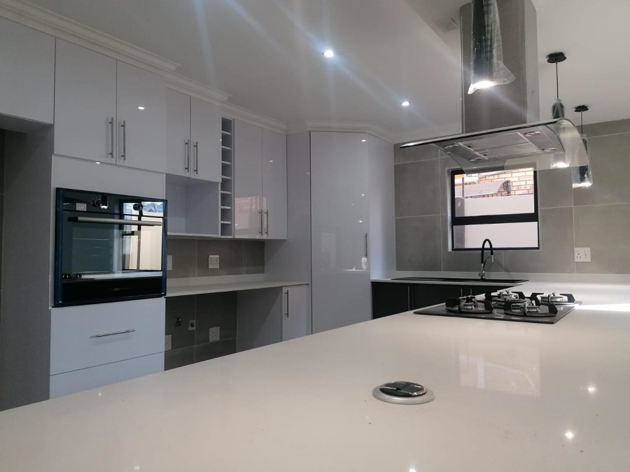 3 Bedroom Property for Sale in New Redruth Gauteng