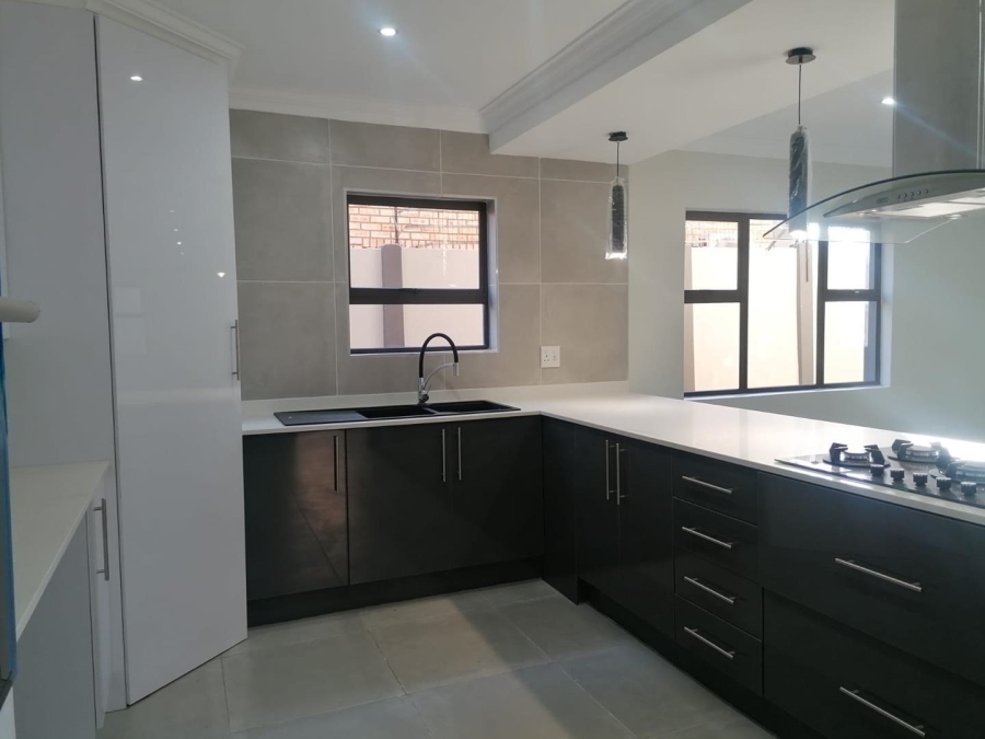 3 Bedroom Property for Sale in New Redruth Gauteng