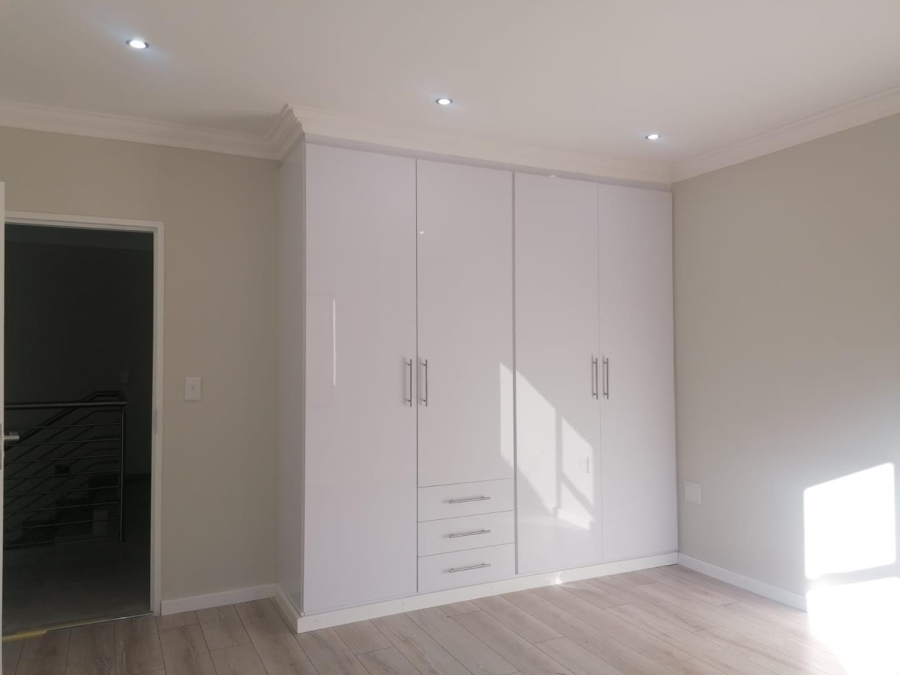 3 Bedroom Property for Sale in New Redruth Gauteng