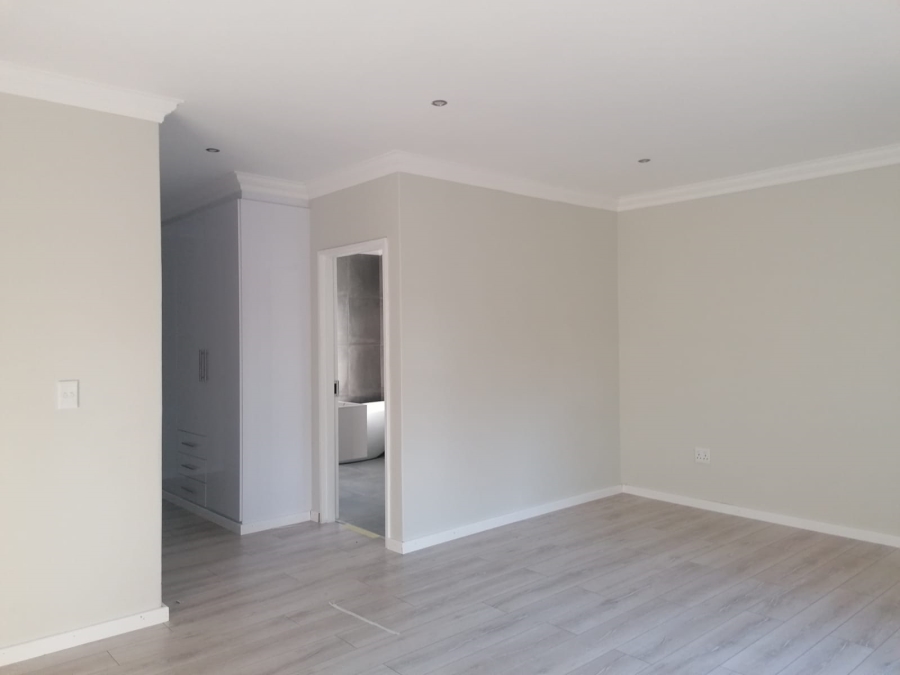 3 Bedroom Property for Sale in New Redruth Gauteng