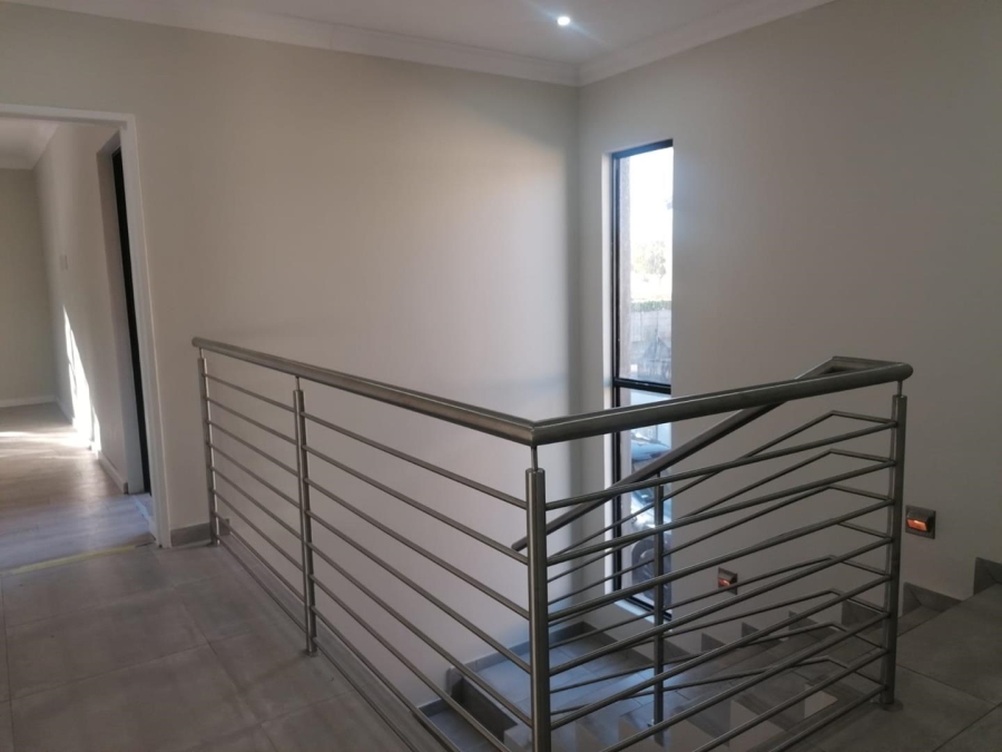 3 Bedroom Property for Sale in New Redruth Gauteng