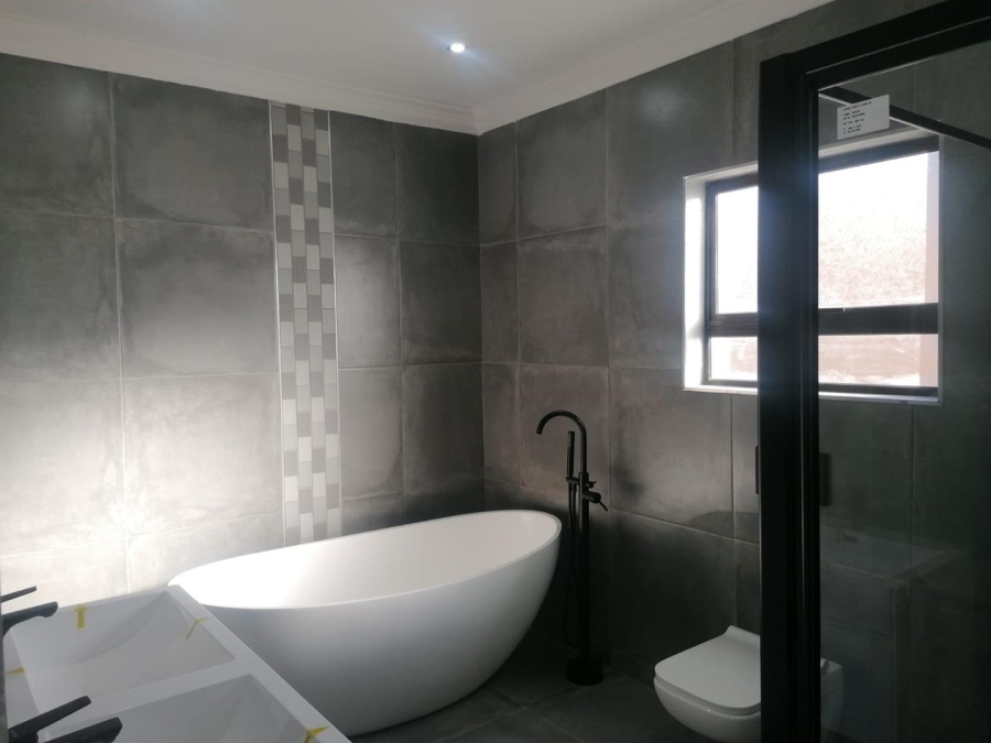 3 Bedroom Property for Sale in New Redruth Gauteng