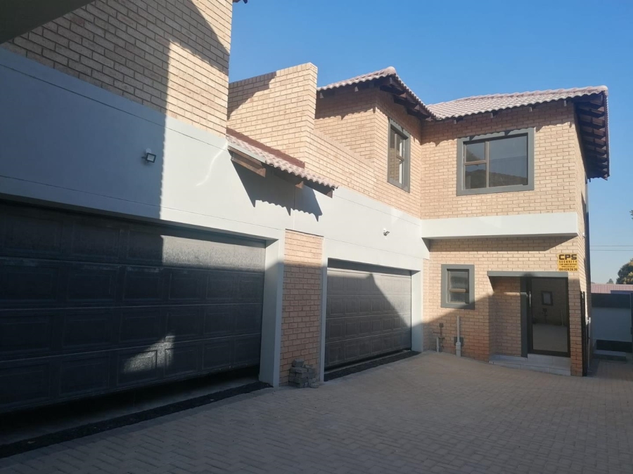 3 Bedroom Property for Sale in New Redruth Gauteng