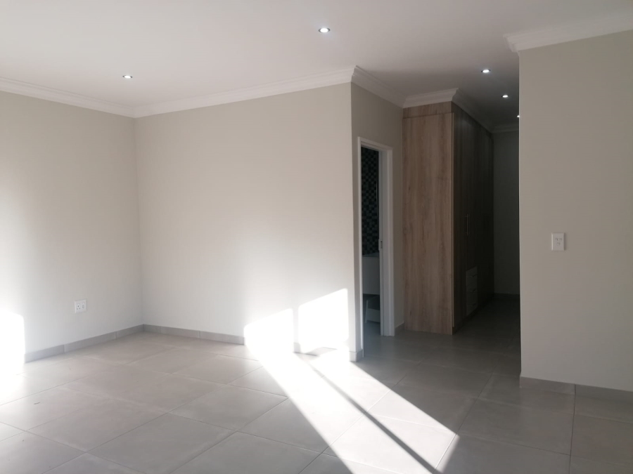 3 Bedroom Property for Sale in New Redruth Gauteng