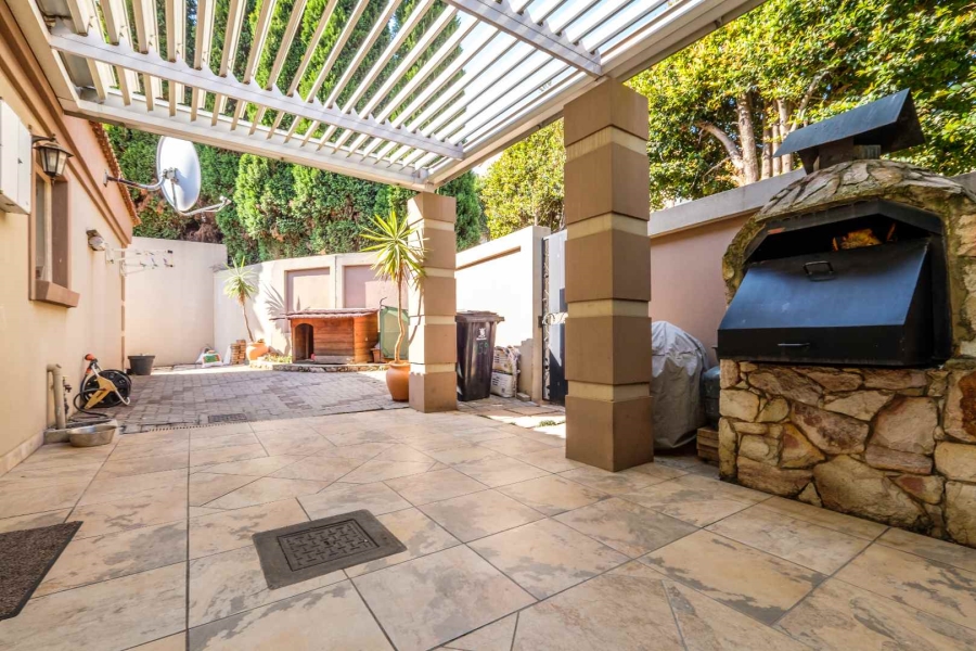 3 Bedroom Property for Sale in Bassonia Rock Gauteng