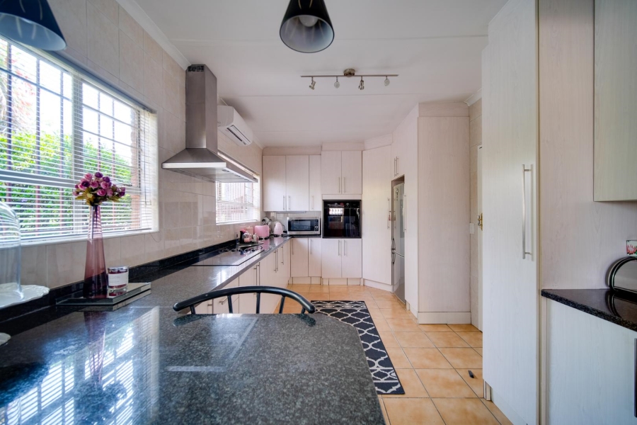 4 Bedroom Property for Sale in Verwoerdpark Gauteng