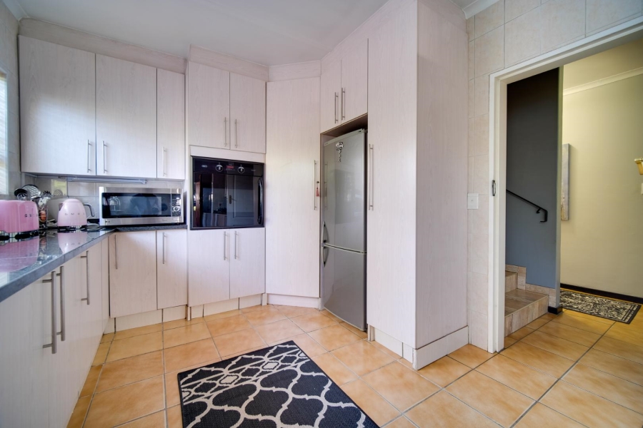 4 Bedroom Property for Sale in Verwoerdpark Gauteng