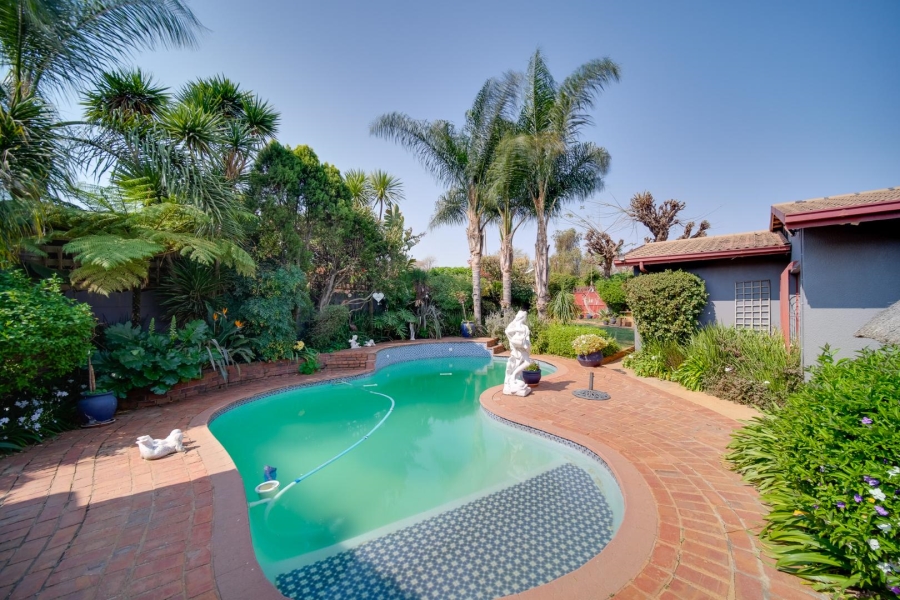 4 Bedroom Property for Sale in Verwoerdpark Gauteng
