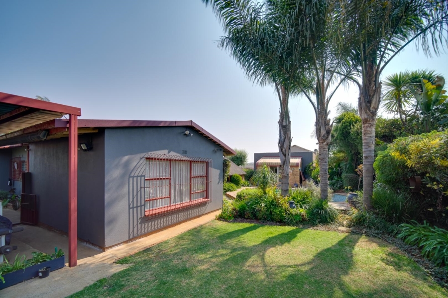 4 Bedroom Property for Sale in Verwoerdpark Gauteng