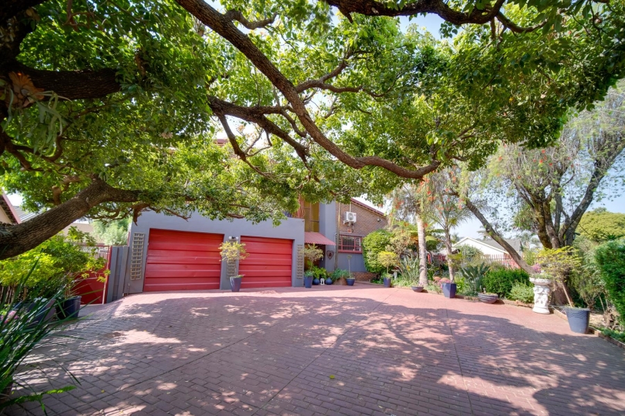 4 Bedroom Property for Sale in Verwoerdpark Gauteng
