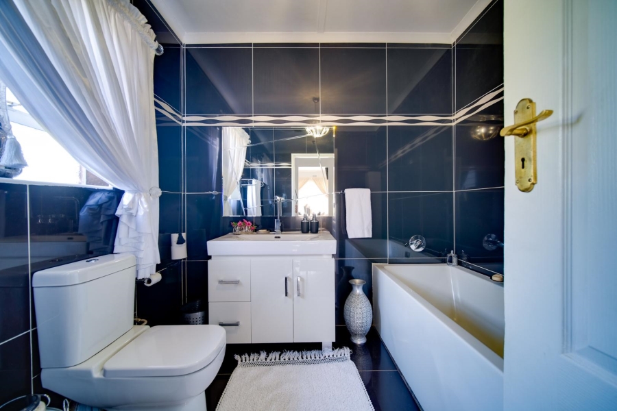 4 Bedroom Property for Sale in Verwoerdpark Gauteng