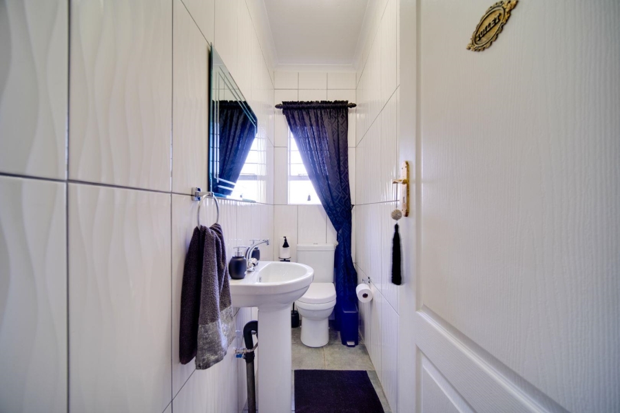 4 Bedroom Property for Sale in Verwoerdpark Gauteng